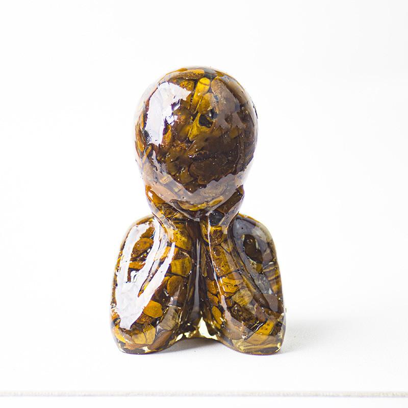 Resin Art Figurine With Natural Quartz Stone For Tabletop Office Decoration