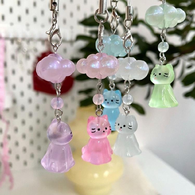 Fashionable Cat and Cloud Phone Lanyard Keychain Hanging Ornament Resin Texture Key Accessory for Various Occasion