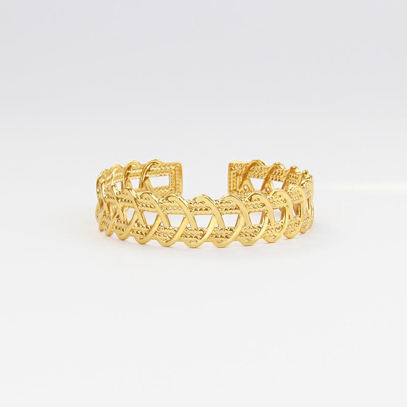 European-American Retro Wave Stainless Steel Adjustable Cuff Bracelet