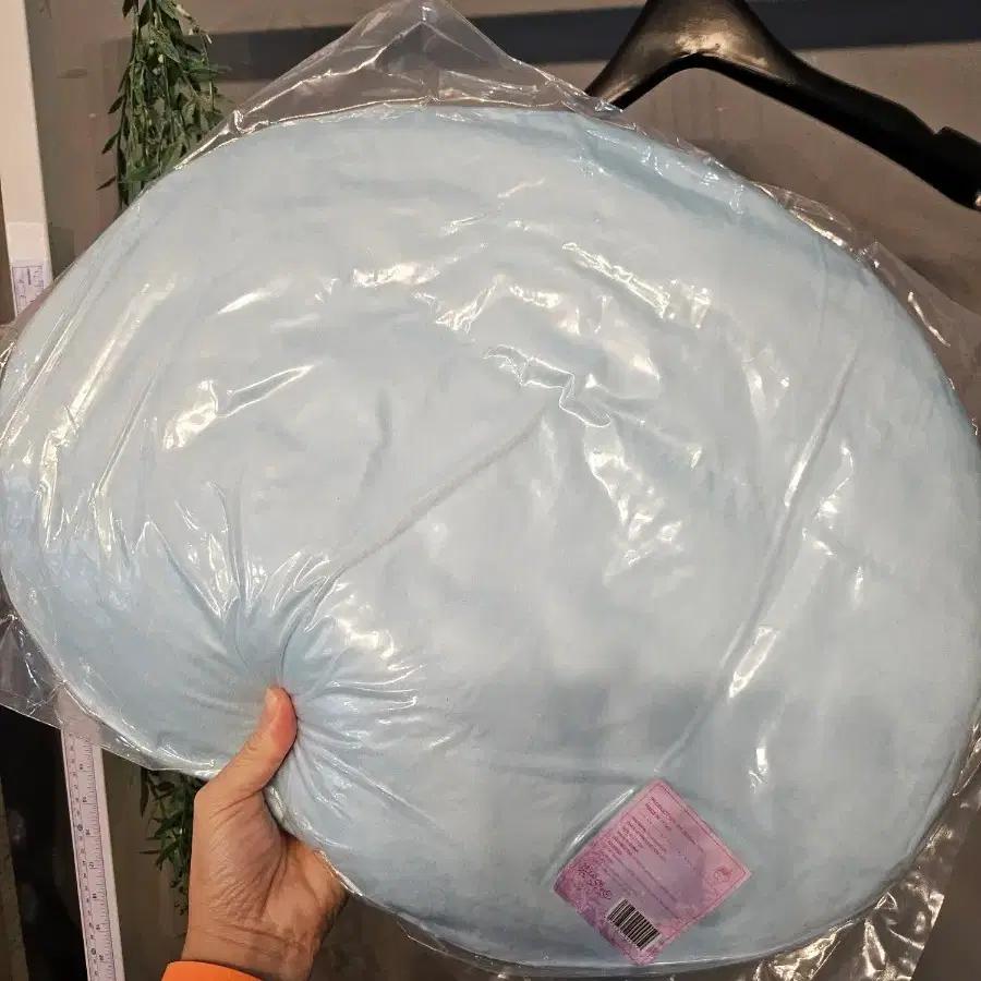 Stellarive Tabi Close-up Cushion