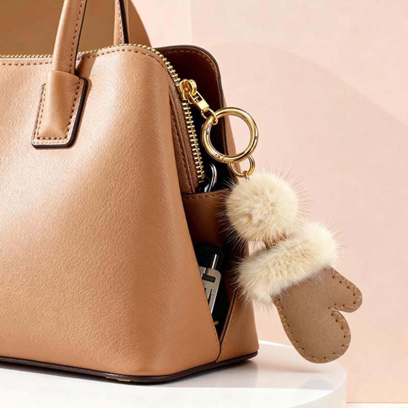 Guanti in Pelliccia di Visone Portachiavi Borsa Tote & a Tracolla Ciondolo di Peluche