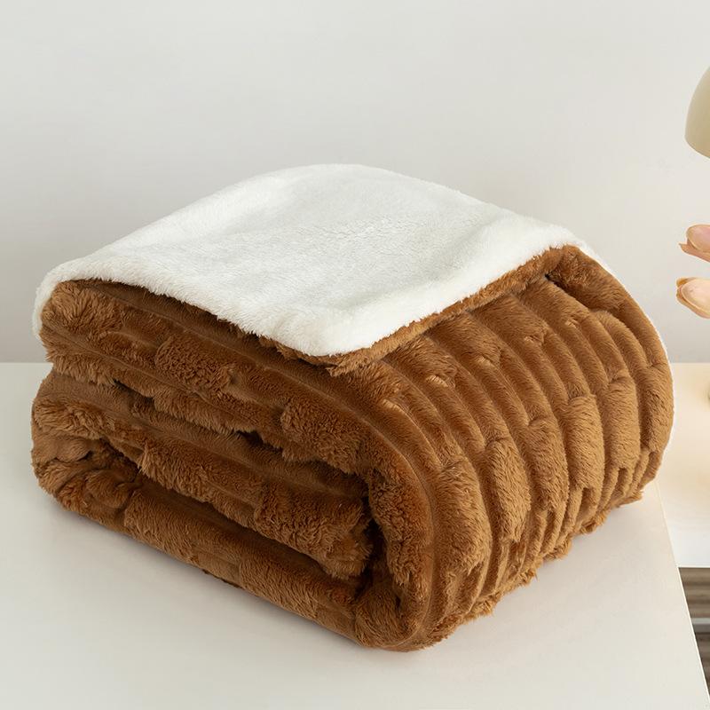 All Seasons Flannel Nap Air Conditioner Blanket Soft and Comfortable Double-layer Imitation Fur Arctic Velvet Blanket