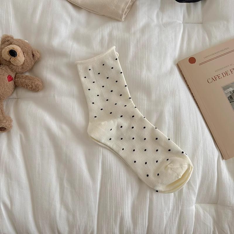 Women's Polka Dot Mid-Calf Socks - Spring To Autumn, Trendy Korean Style, Thin Sports Design with Rolled Edge.