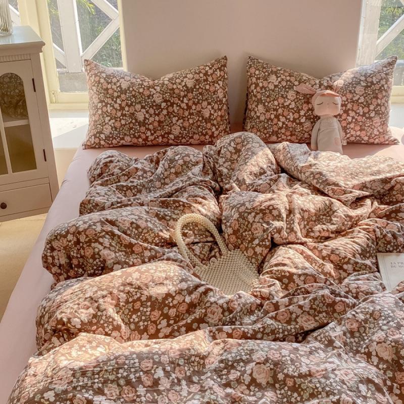 Bedding Four-piece Set Printed Skin-friendly Water Wash Sheets Quilt Cover Pillowcase Set