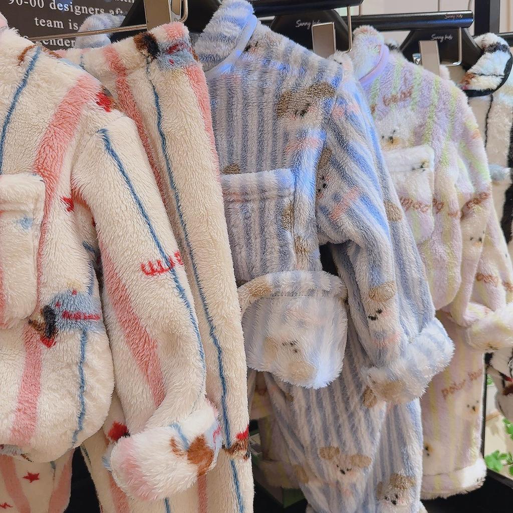 2025 A-Class Flannel Suit for Kids: Plush Velvet Thick Homewear, Fashionable Autumn & Winter Clothing for Boys & Girls.