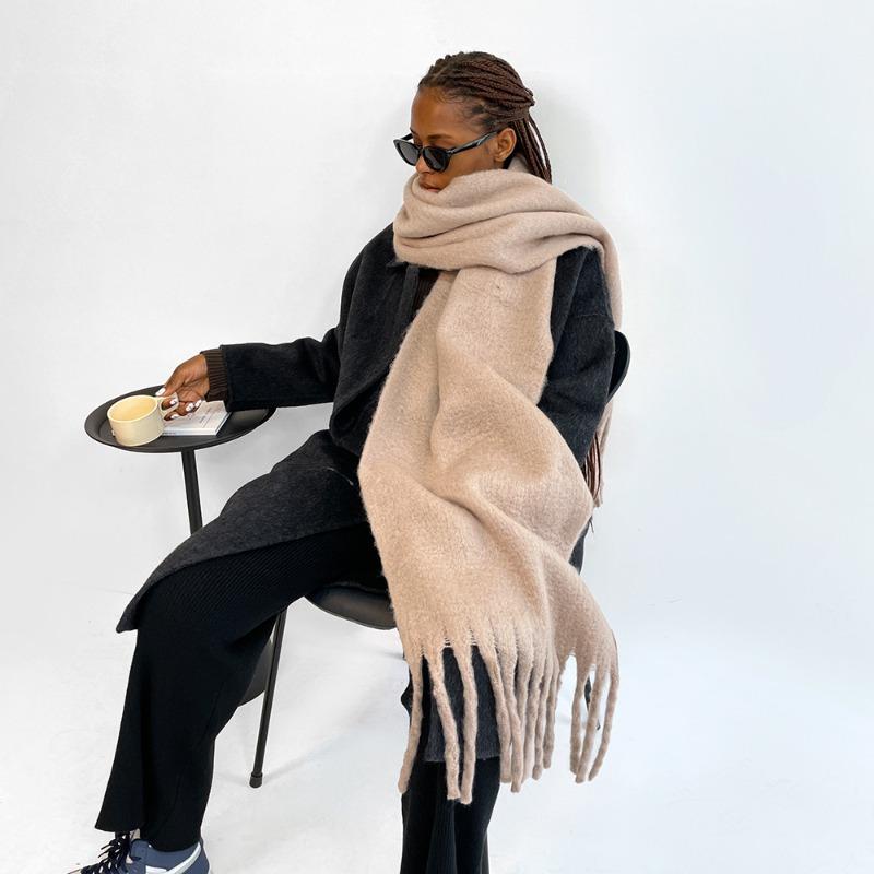 Autumn and winter new hippocampus hair scarf women's versatile high-end wear green scarf solid color shawl