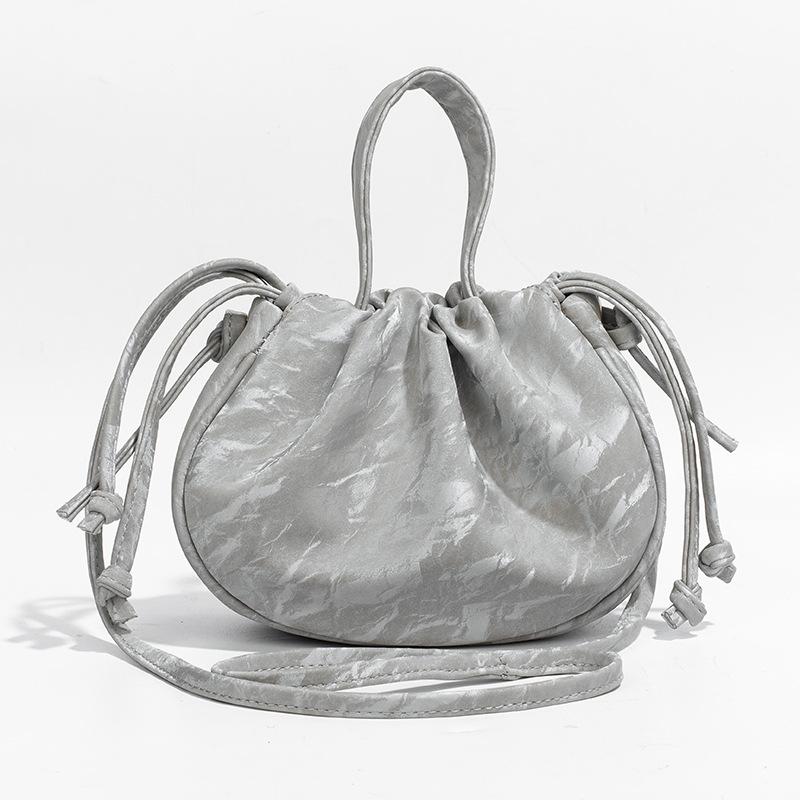 

Новая плиссированная сумка-облако модный тренд сумка под мышку для通勤 летняя повседневная сумка-мессенджер сумка женская серый