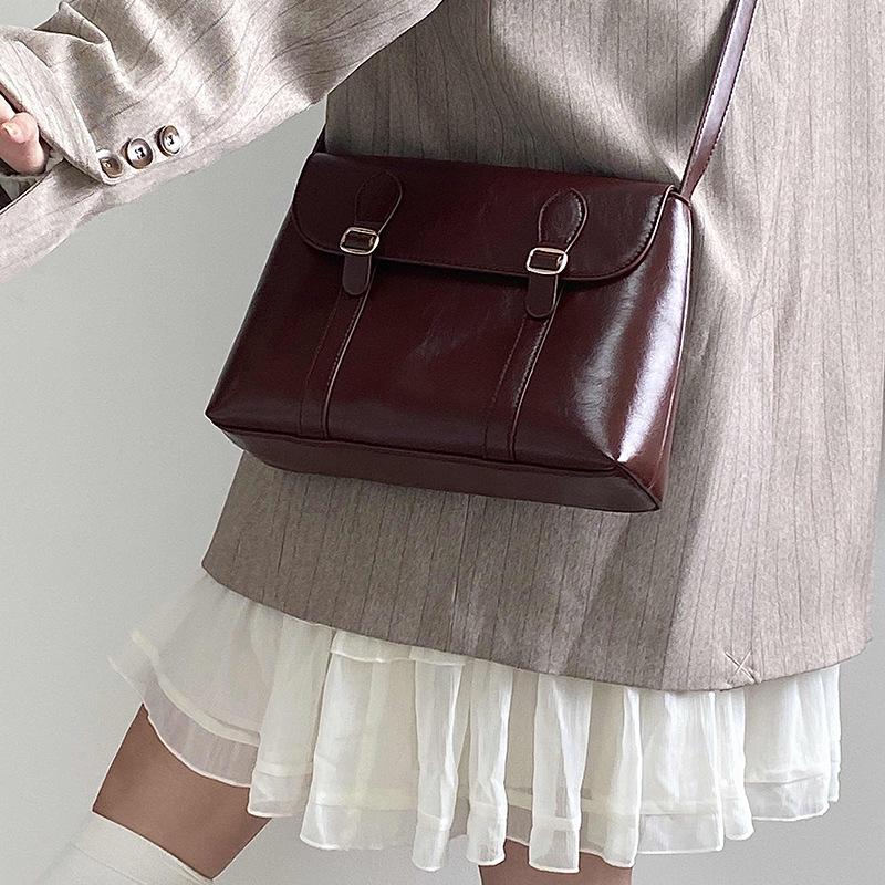 Bag Leather Women'S Bag Retro Hong Kong Style Mailman Bag Premium Sense Shoulder Crossbody Bag Luggage