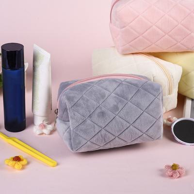 Plush Makeup Bag Cute Large Capacity Women Easy To Carry Portable Spacious with Metal Zipper Cosmetic Organizer