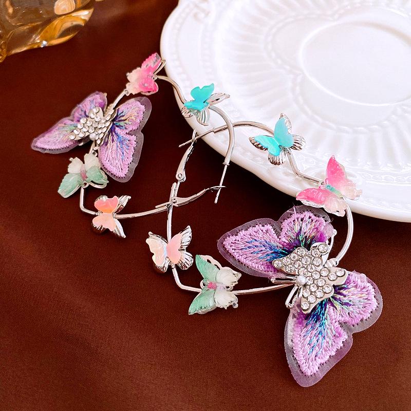 

Silver Needle Heart Butterfly Pearl Earrings with Diamonds - Summer 2024 Collection, Elegant Design for Women