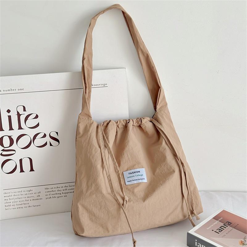 

Summer new foreign style texture simple large capacity bag 2025 fashion trend women s personality shoulder tote bag хакі