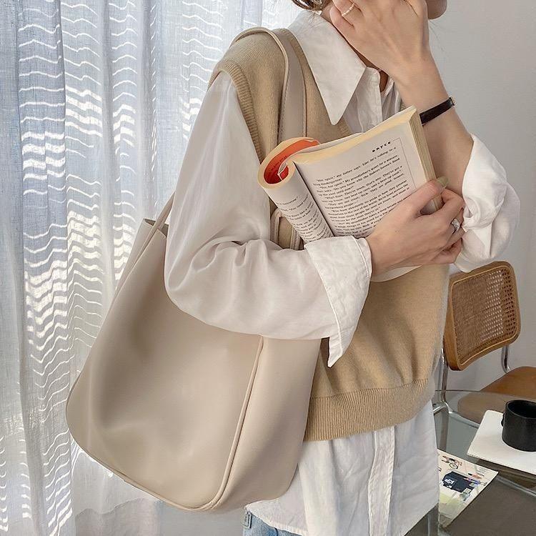 Large Capacity Women's Fashionable Retro Work Commuter Tote Bag Niche Shoulder Underarm Bag Versatile