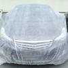 Jednorazowy pokrowiec samochodowy Plastikowy pokrowiec samochodowy Uniwersalny pokrowiec przeciwdeszczowy Garażowy pokrowiec na cały samochód Przezroczysty pokrowiec przeciwpyłowy Odzież przeciwdeszczowa