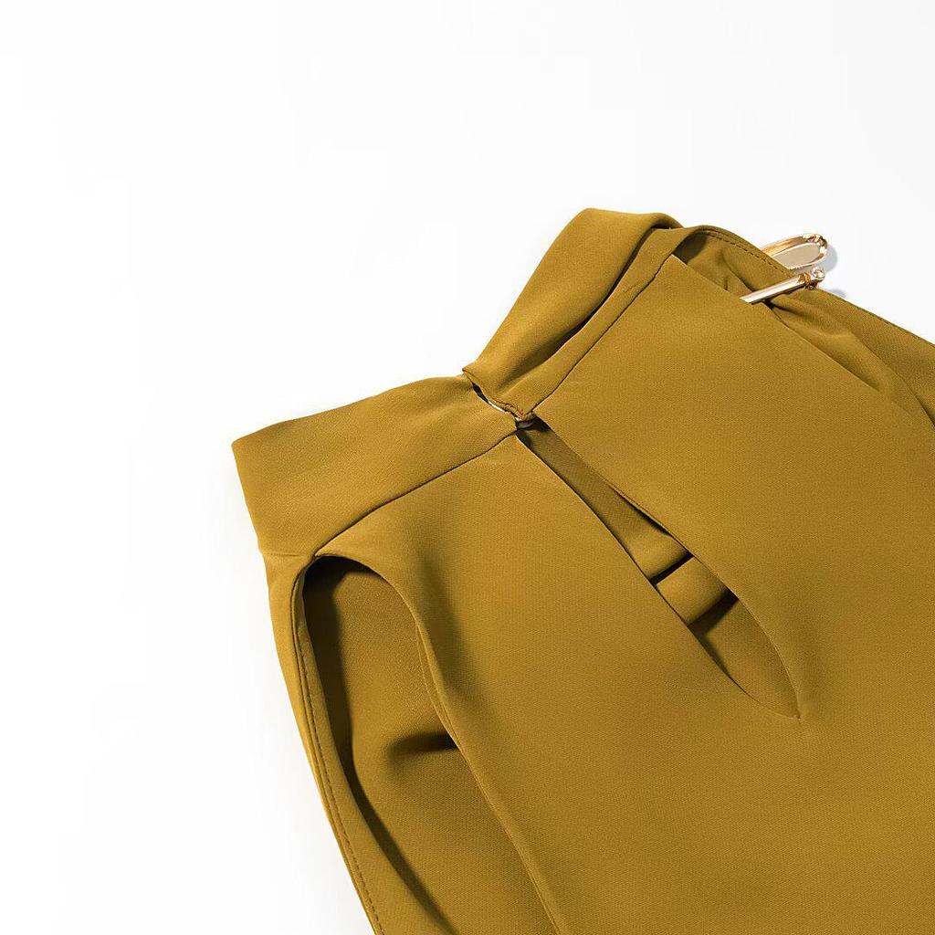 Autumn Women's Sleeveless Top with Gold Accessories and Hanging Neck Collar