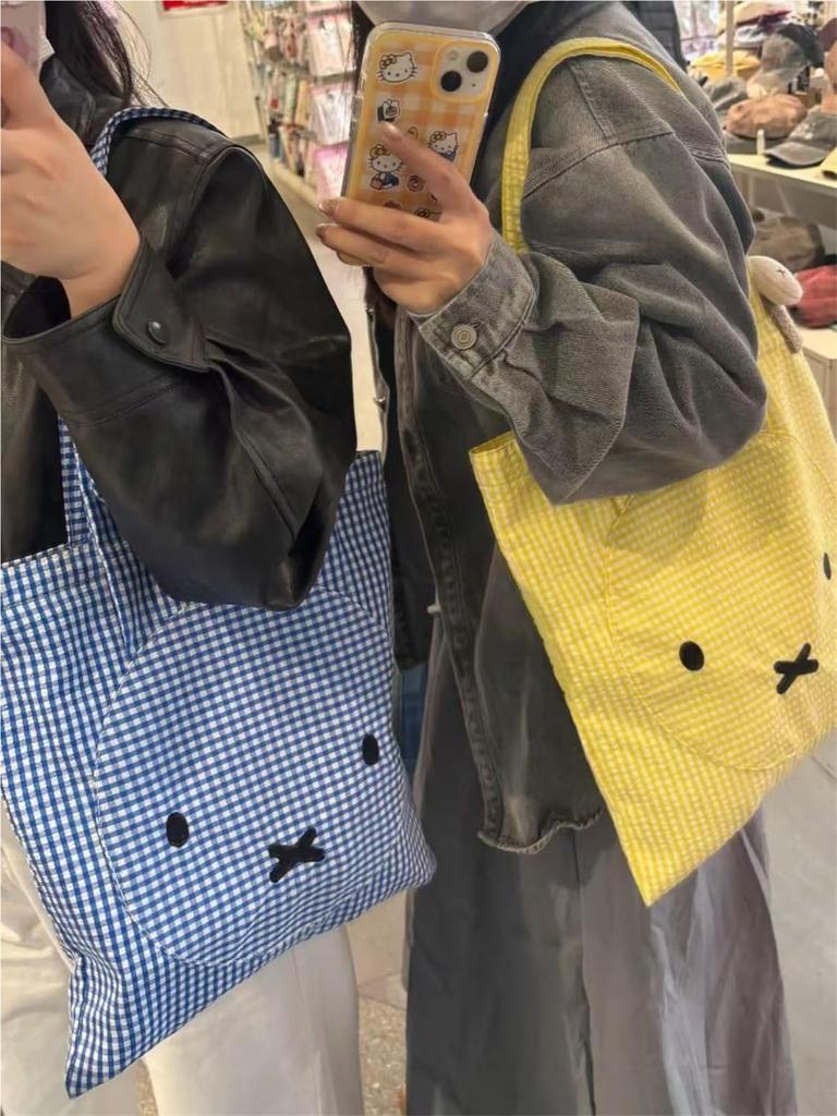 Tote bag with coin purse and pocket, zippered shopping bag, shoulder bag, crossbody bag, large capacity, stylish, popular character goods, perfect