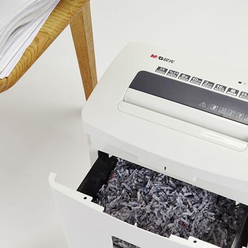 M&G AEQ96702 8-Sheet P-5 Desktop Paper Shredder CN plug (adapter included)