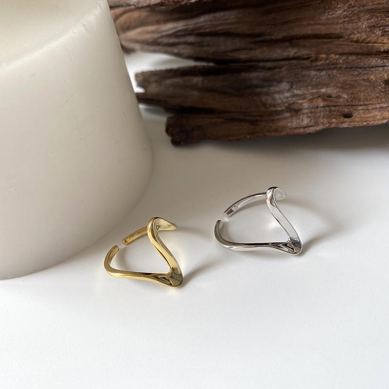 Silver S925 Distinctive Ring For Women In Korean Trendy Style With Adjustable Wave Design Triangle