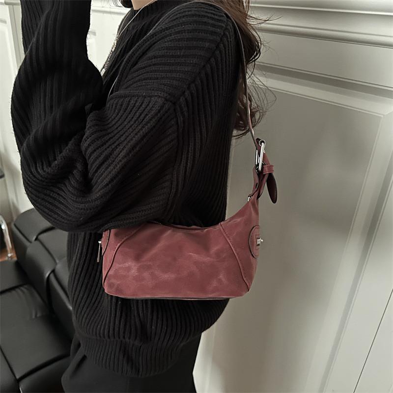Street Style Bag For Women With Polyester Material And Large Capacity