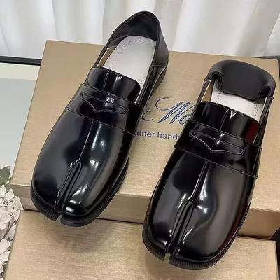 Women'S Tabi Split-Toe Loafers British Style Flat Heel Painted Leather Slip-On Lazy People'S Shoes Pig Foot Single Shoes