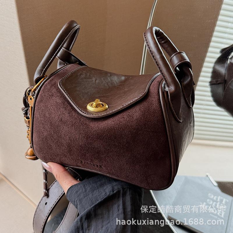 Suede bag women's autumn and winter 2025 new casual messenger bag matte retro premium portable pillow bag