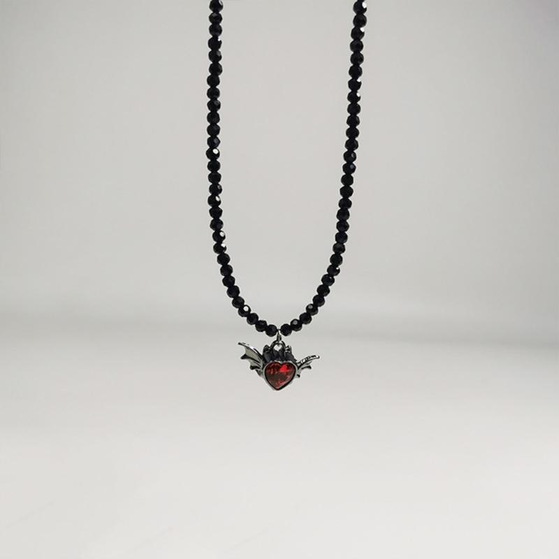Gothic Style Heart And Butterfly Black Crystal Beaded Necklace Unique Neck Chain For Women Seeking Unique Fashion