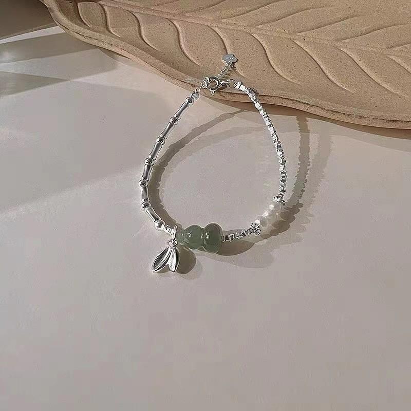 Stylish Glass Gourd Pendant Bracelet For Women Offering Unique Geometric Shapes And Luxurious Glass Craftsmanship