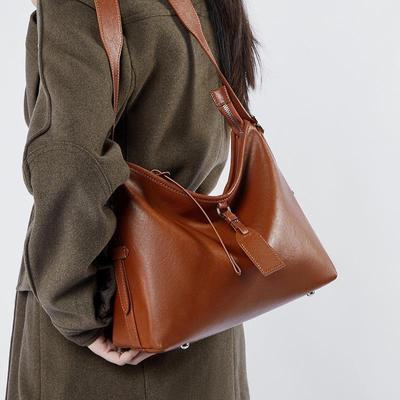 Genuine Leather Women's Shoulder Tote - Vegetable Tanned Cowhide, Large Capacity, Versatile Messenger Bag, Lazy Style