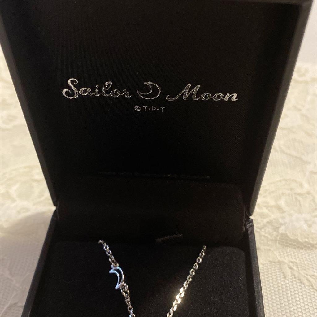 Used [Good Condition] Pretty Guardian Sailor Moon x ISETAN Transformation Brooch Necklace