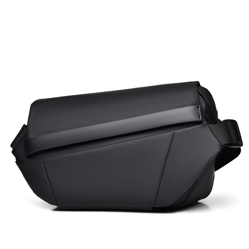 

OEING Men s Trendy Crossbody Chest Bag