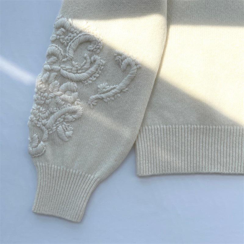 LP Simple Solid Color Cashmere Pullover with Embossed Floral Sleeves