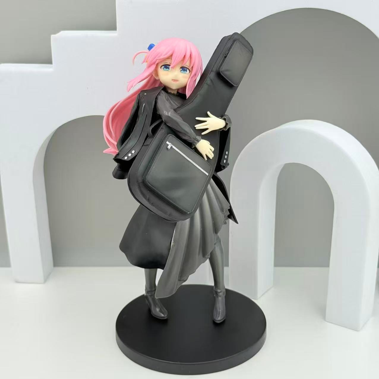 

Bocchi the Rock Anime Figure Set - Kita Ikuyo Gotou Hitori Black Outfit 20cm Standing Pose Statues for Desktop Decoration about 20cm