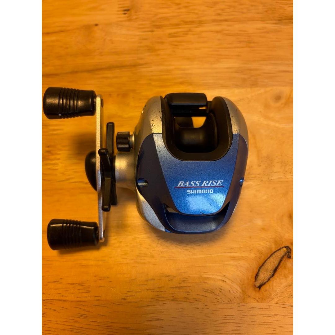 Used SHIMANO BASS RISE bait reel