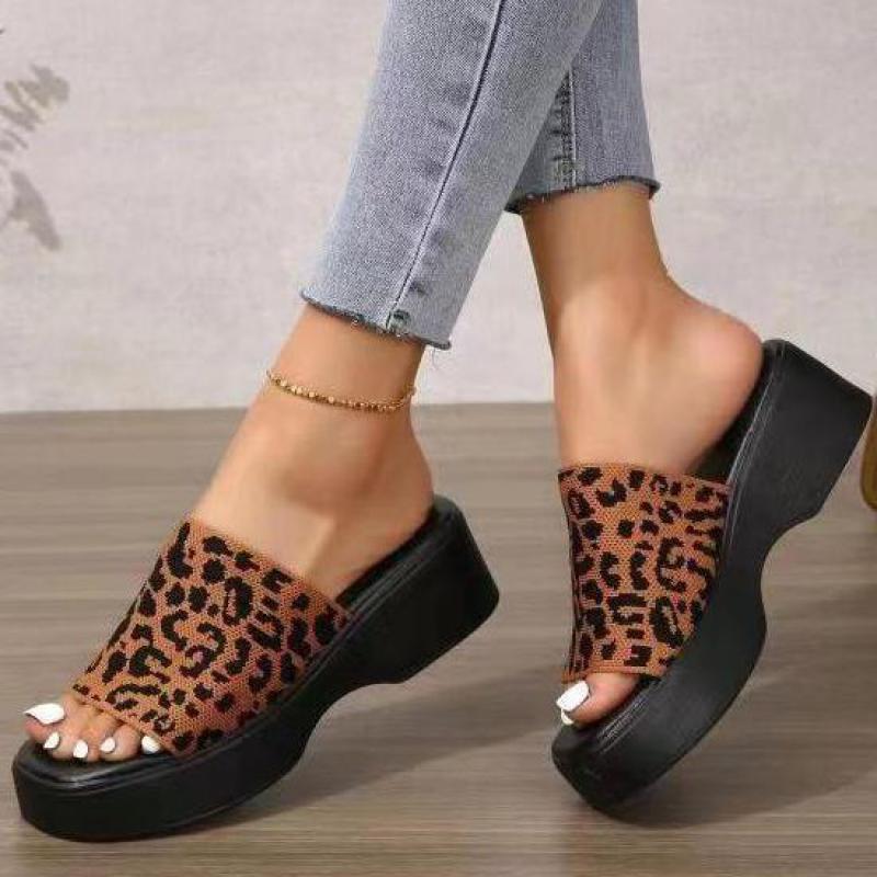Fashion Pink Platform Slippers Women Summer Designer Open Toe Women's Non-slip Thick Soled Slippers Ladies Outdoor Beach Slippers Woman