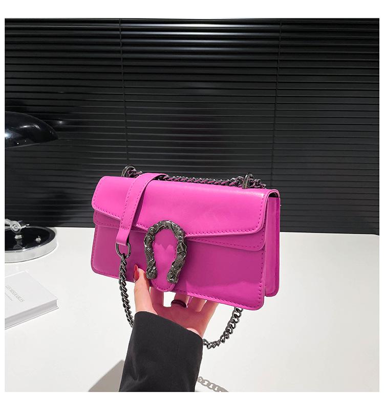 Modna kwadratowa torebka crossbody na łańcuszku damska 2025