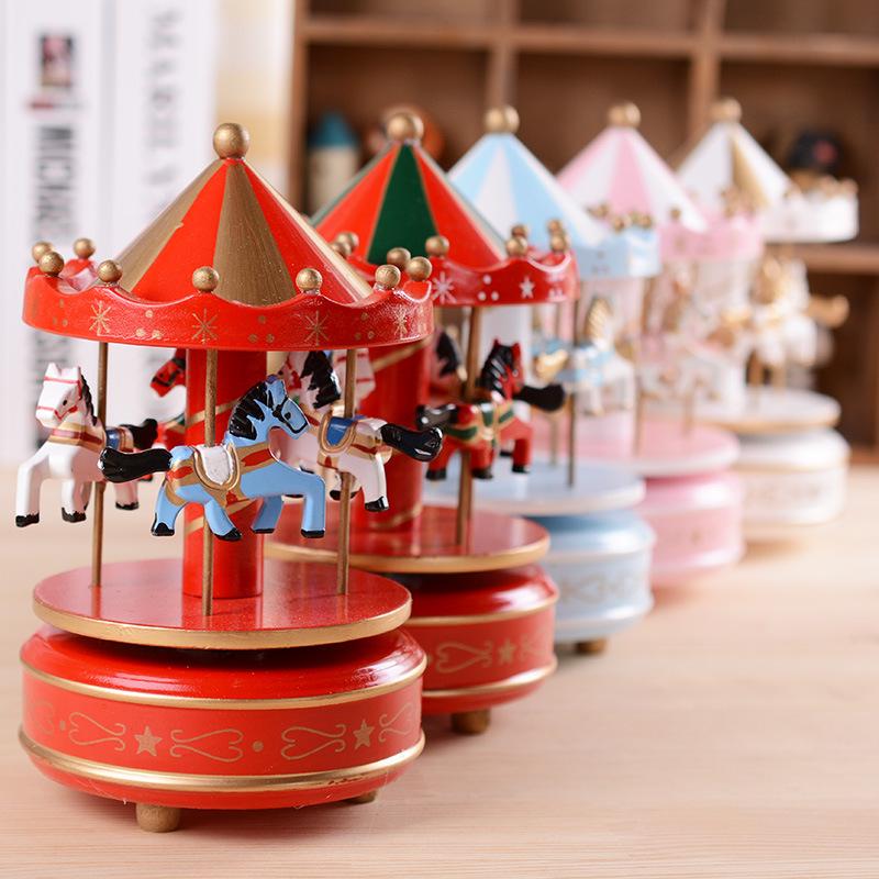 Wind-up Carousel Music Box Cake Decoration - Valentine's Day Gift & Living Room Ornament