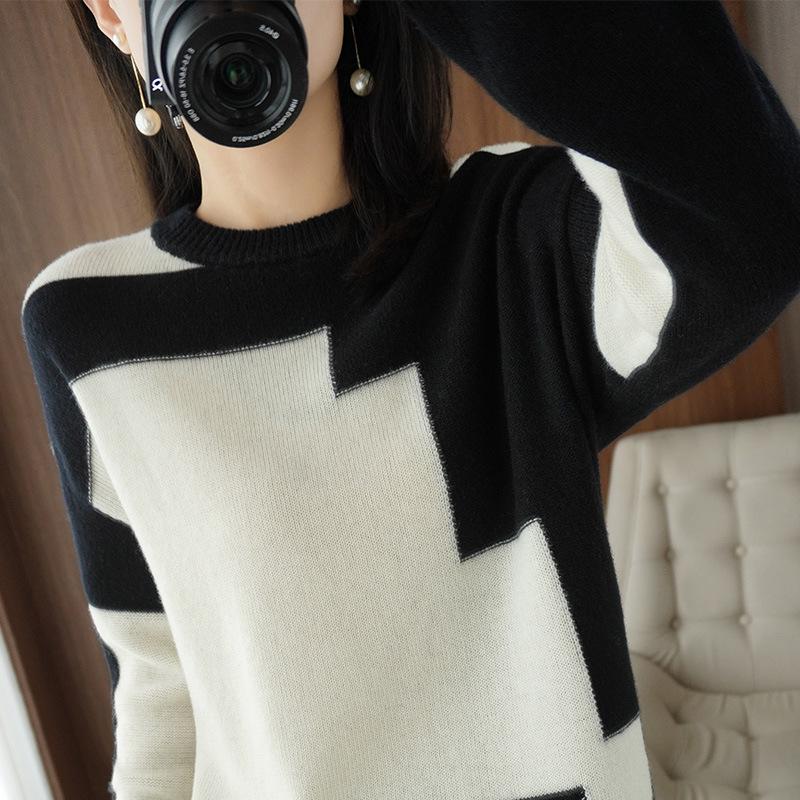 Autumn/Winter 100% Pure Wool Women's Loose Color Block Knit Sweater, Round Neck Base Layer Top