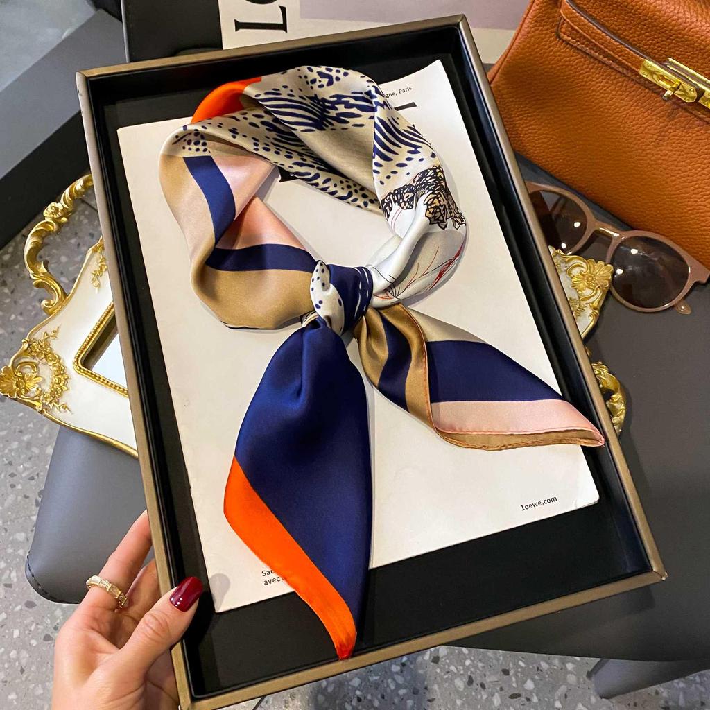 Zhang Ruonan Silk Scarf: Women's 2025 Spring/Summer Retro Neck Tie Accessory - High-End Small Square Neckerchief