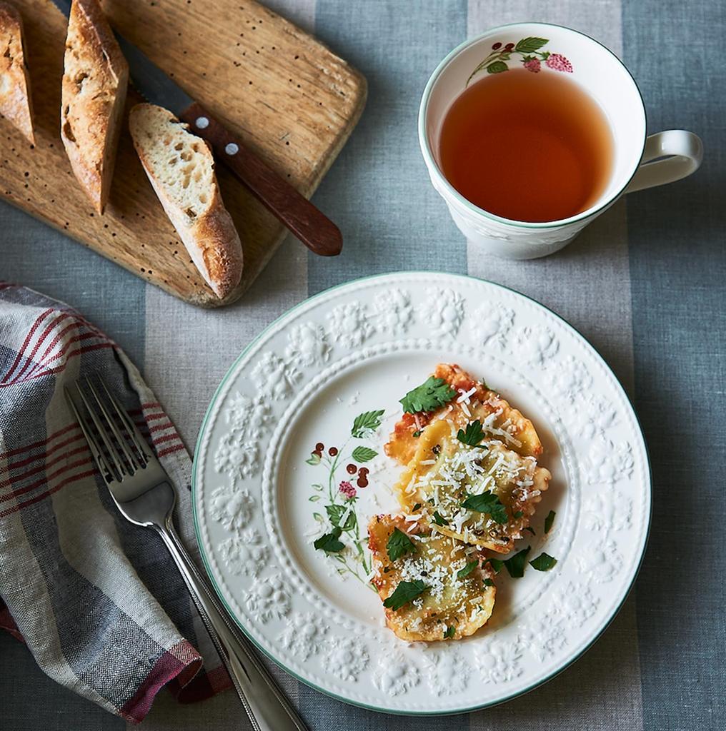 Wedgwood Festivity Raspberry Mug, 350ml, Ceramic, Wedding Gift, 58951001471 (Officially Imported)