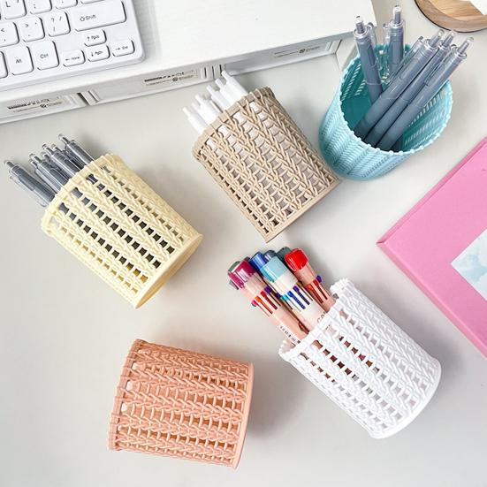 DYS Imitation Rattan Pen Holder, Round Hollow Desk Organizer, Large Capacity Pencil Cup for Pens Pencils Makeup Brushes, Nordic Office Home Decor
