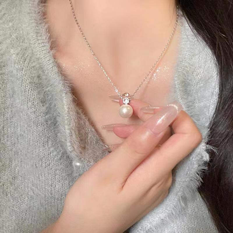 Pearl Zirconia Pendant Necklace for Women - Light Luxury, High-end, Fashionable, Versatile, Collar Chain, Niche, Exquisite, Simple and Elegant.