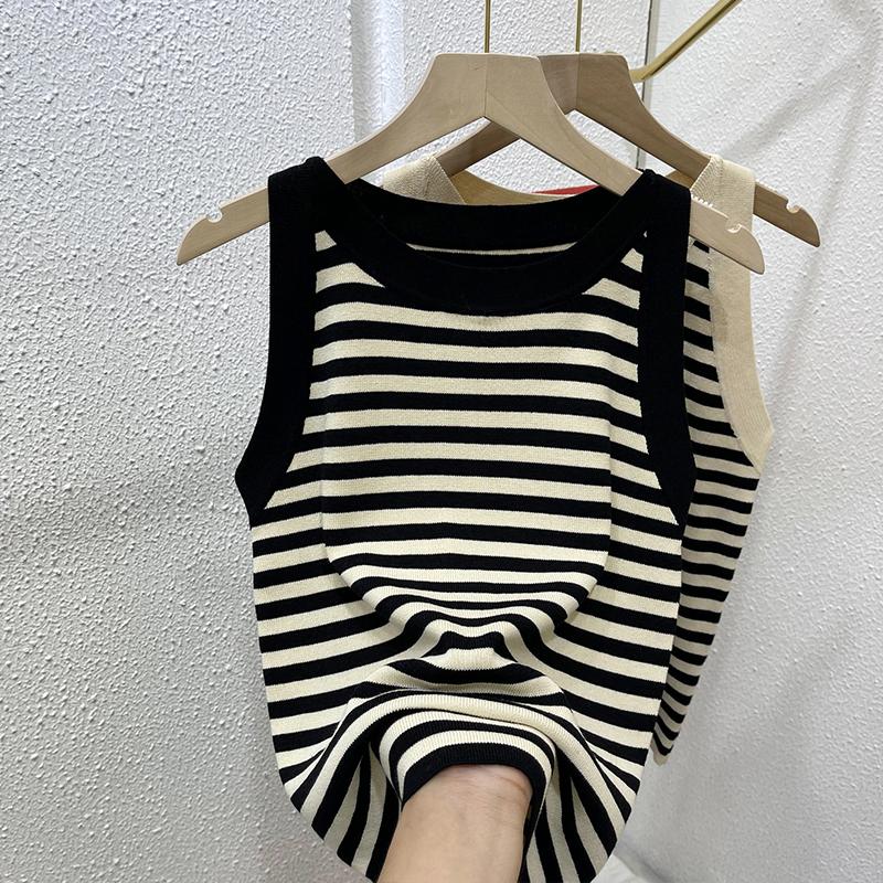 Tank Tops Women 2025 Summer Sleeveless O-Neck Striped Black Knitted Casual Tank Tops Camis Women Tops JJ274