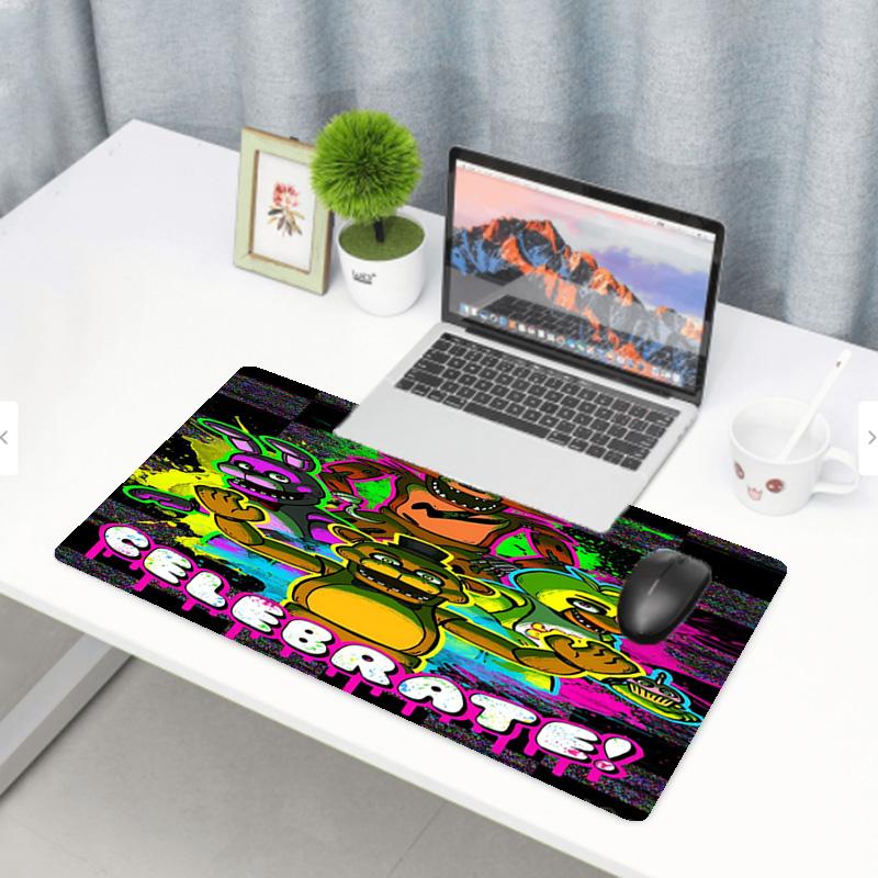 Five Nights at Freddy's Druck-Mauspad, Anti-Rutsch-Schreibtisch-Tastaturmatte, für PC Laptop Gaming Arbeiten Tägliche Nutzung, Cooles Festival-Überraschungsgeschenk