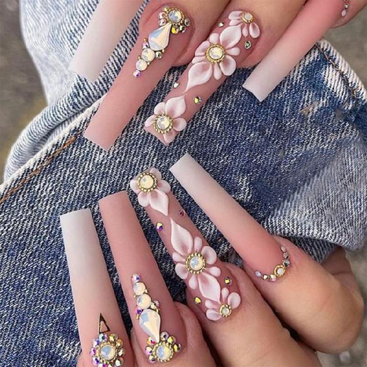 

24Pcs Stylish Gradient Camellia Artificial Nail Full Cover False Nail for Independence Day and Special Occasion Nail Art 1