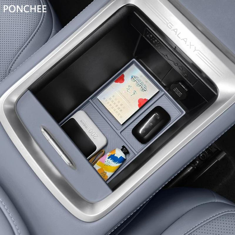 For Geely Galaxy L7 2024-2025 Central Control Silicone Storage Box Silicone Pad Dirt-resistant Automobile Modification Supplies