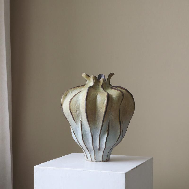 Flower Bud Shape Ceramic Vase Pleated Pattern Flower Vase Porcelain Handicrafts Handmade Ornaments Home Decoration
