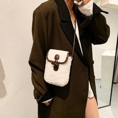 Fashion Mini Lamb Wool Small Square Bag Horn Toggle Button Design Portable Popular Plush Crossbody Bags Cute Mobile Phone Pack