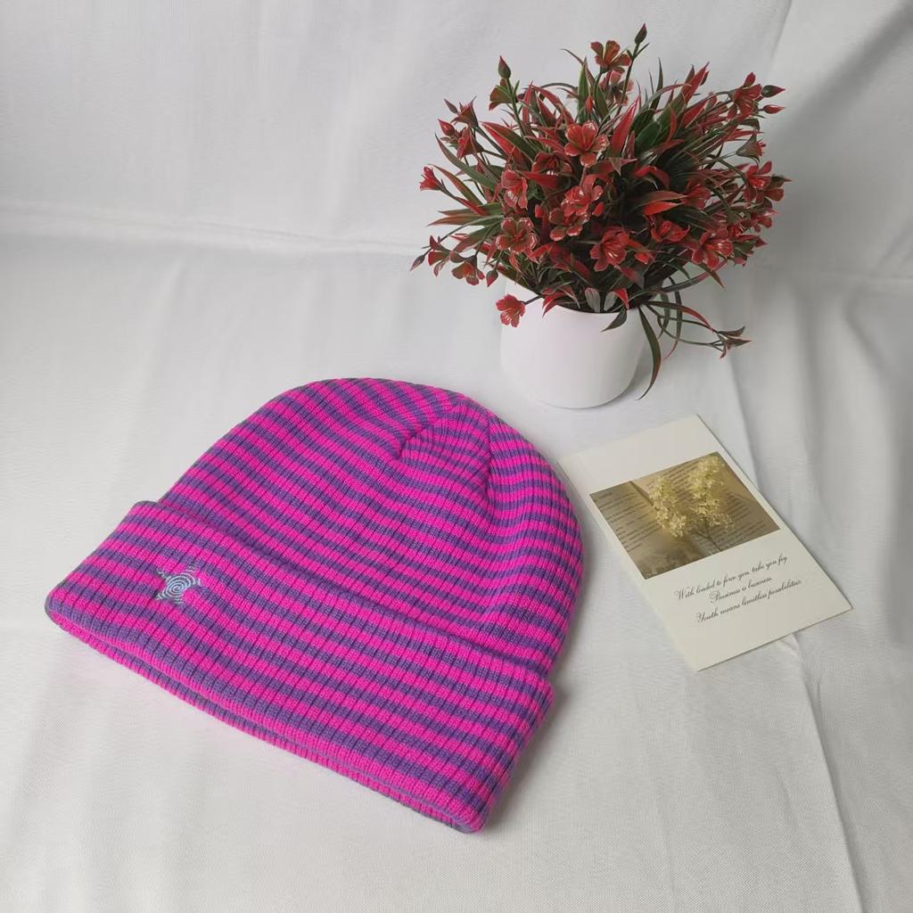 Original niche designer's star-striped retro knitted hat for children's autumn and winter versatile face-showing small pullover hat