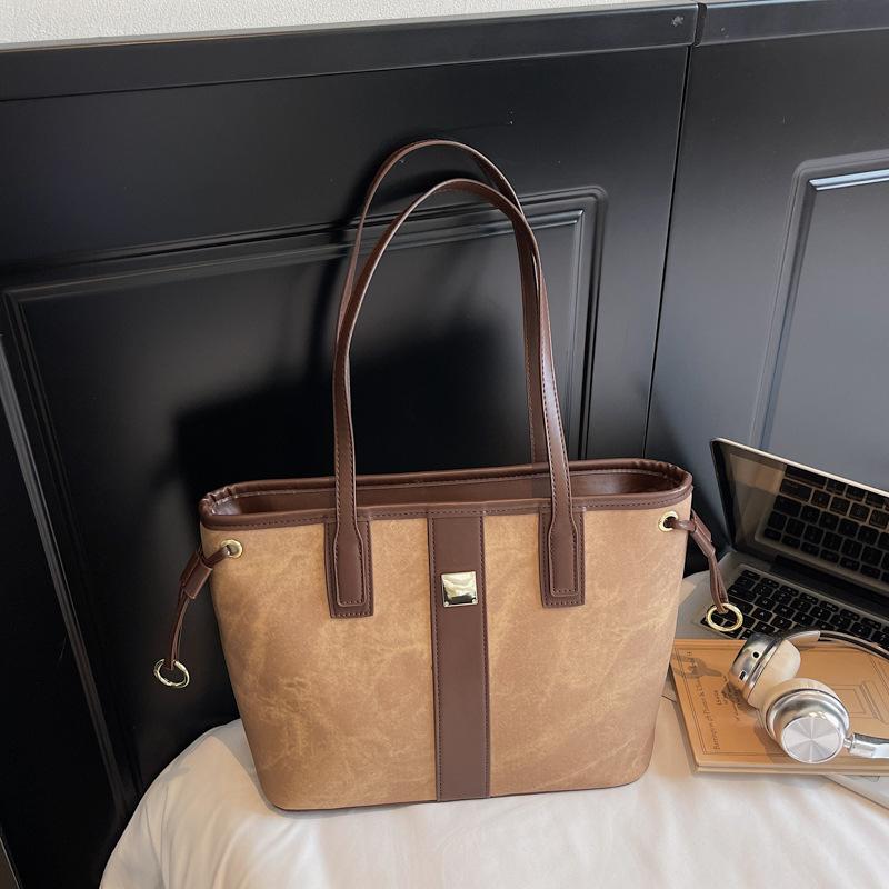 

Сумка большой вместимости женская сумка 2025 новый тренд простая женская сумка через плечо высокая ценность мода сумка-тоут под мышкой хаки