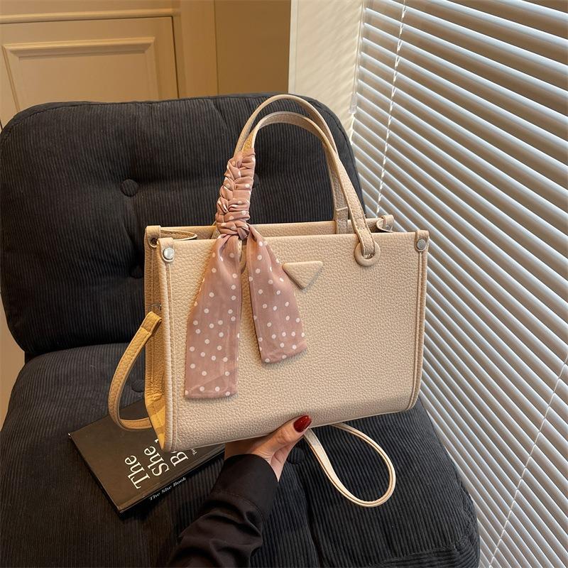 Large-capacity bag women's versatile new casual messenger bag women's portable work commuter tote bag