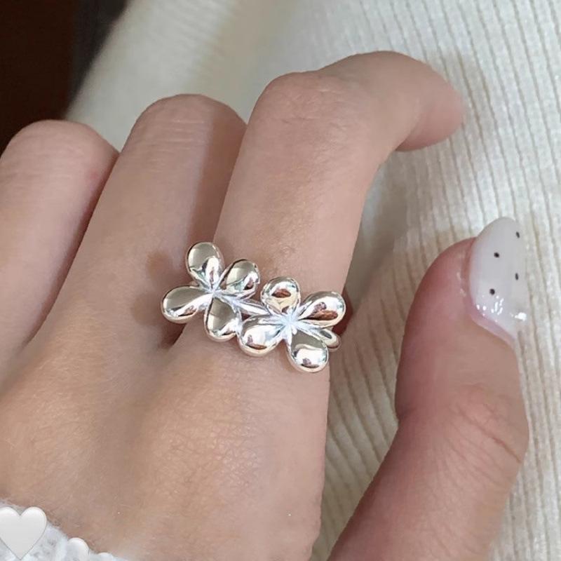 Sterling Silver Floral Ring for Women - High-End Open Joint Design for Autumn/Winter
